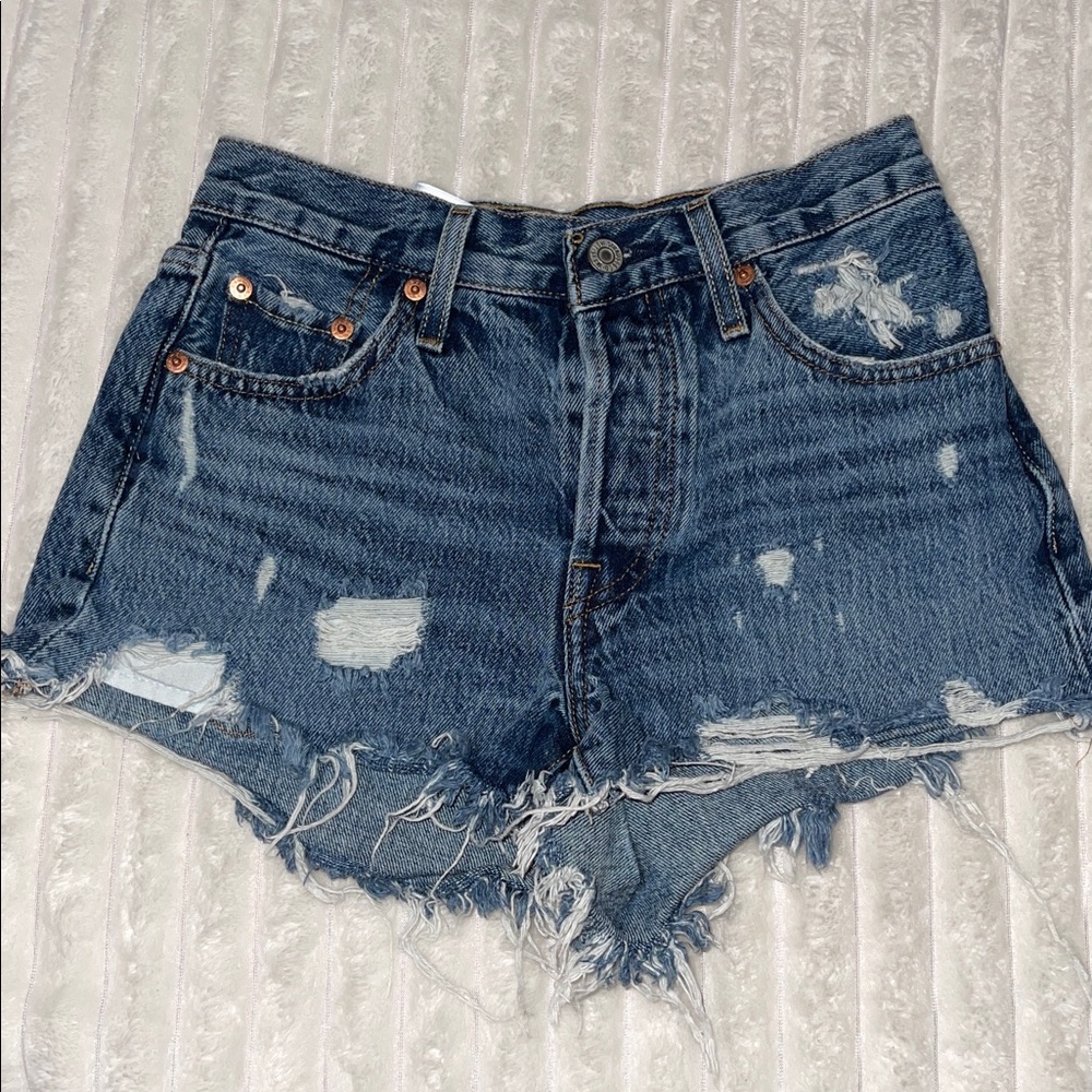 Levi's 501 Women's Classic Blue Jean Shorts | Size 23 - Picture 3 of 7